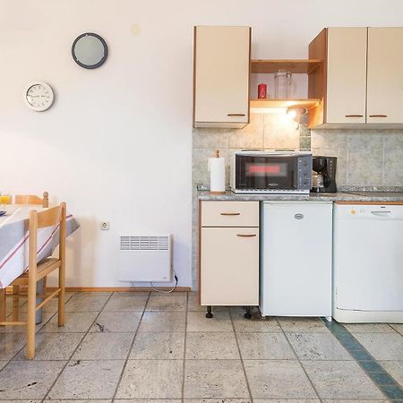 Lovely Apartment In Fazana With House Sea View Eksteriør bilde