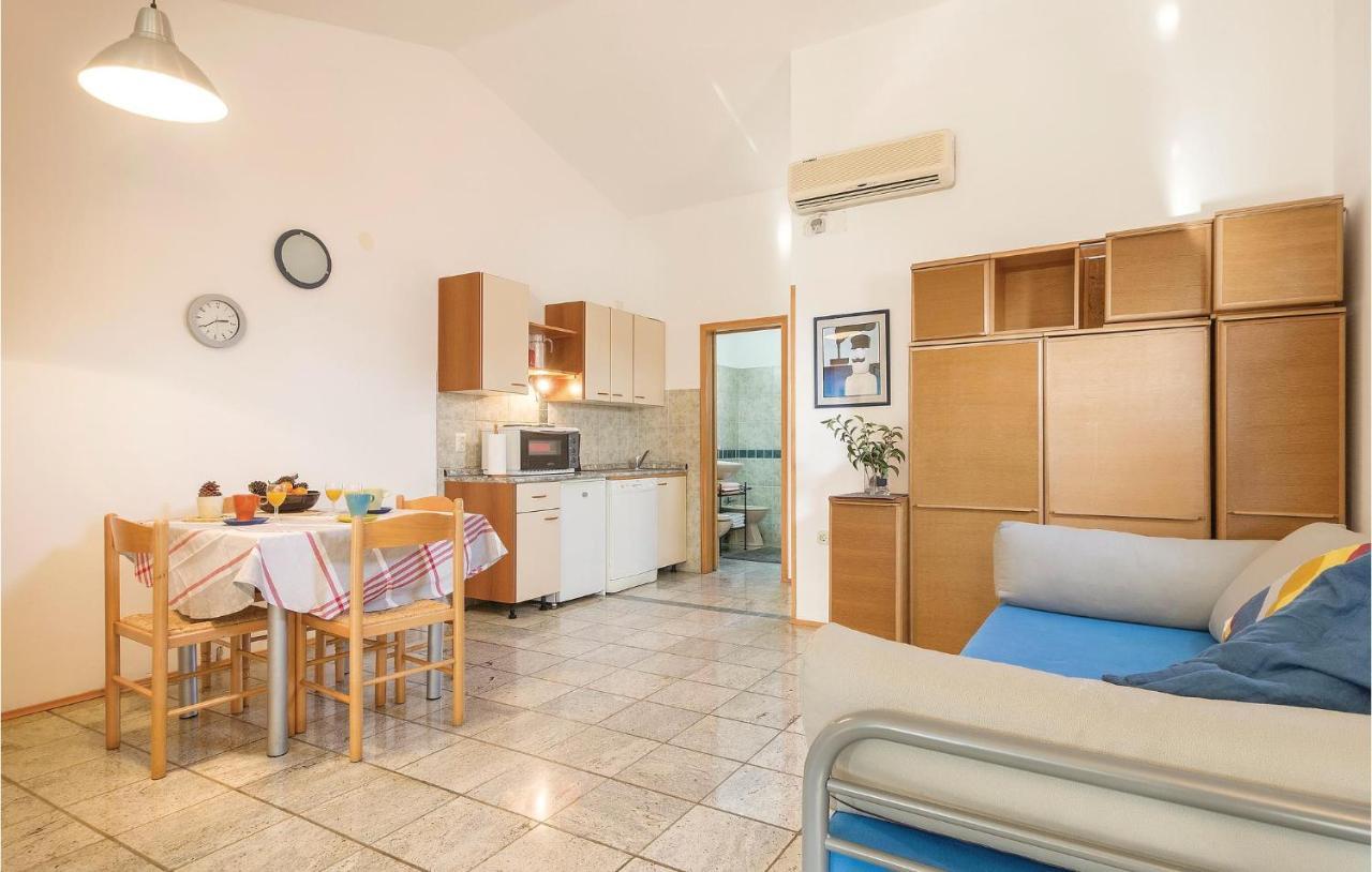 Lovely Apartment In Fazana With House Sea View Eksteriør bilde